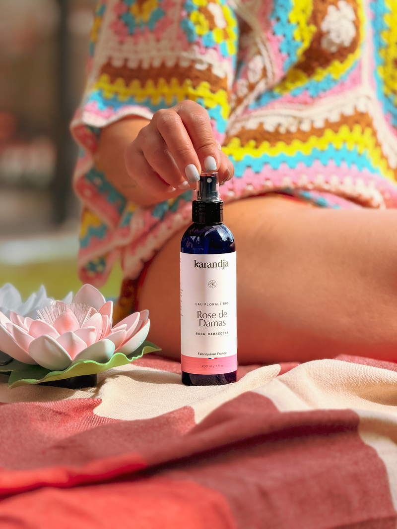 flacon d'eau florale de rose de damas bio
